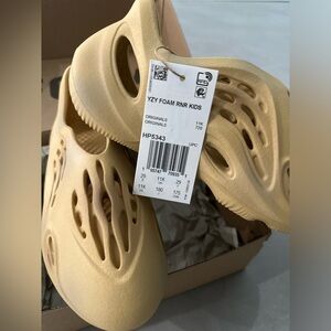 Yeezy Foam Runner Desert Sand